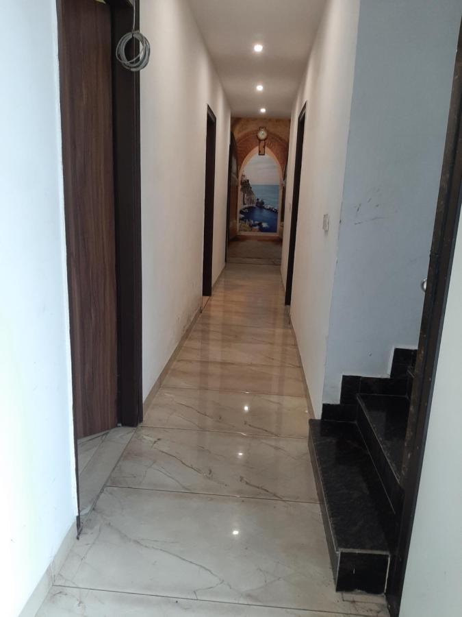 Hotel Hollywood Zirakpur Exterior photo